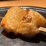 炭焼 おかげさん - 高坂鶏皮付せせり