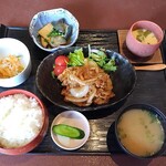めし処 拓 - 日替わり定食(豚の生姜焼)