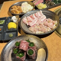 ホルモン焼肉 富や 栄店 - 