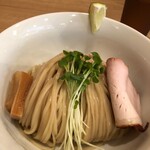 人力俥 - 麺の盛り付けとミツバからカイワレに変わりました。