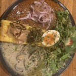 カリーショップ スパイスマン - 豚キーマの鯖出汁ビンダルーとあさりとサヤインゲンのグリーンカレー