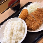 とんかつ はまや - ロースかつ定食＋カニクリーム！