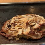 象屋 - オーロラソースを広げて「辛口」ソースを回しがけた状態、、、これでも十分うまいと感じる