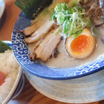 博多ラーメン鶴亀堂 - 博多とんこつ全部のせ＆明太子ご飯