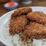 志多美屋 広沢支店 - 唯一無二のソース