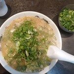 Rairai Tei - こってりラーメン+刻みネギトッピング