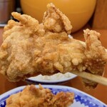 彩華ラーメン - 唐揚げ、にゅ～～ん！