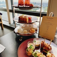 ザ タヴァン グリル＆ラウンジ - 