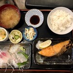 魚亥子 - サーモンの塩焼き＋刺身