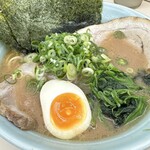 横浜家系ラーメン 田中 - 得ラーメン並¥890