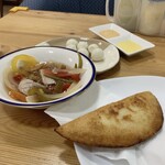 ユリコ CAFE&BAR - 料理写真:エンパナーダ、シーフードのピクルス（マリネ）、うずら卵
