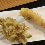 Soukawa - 天ぷら一品目の海老そしてすぐに牛蒡が到着