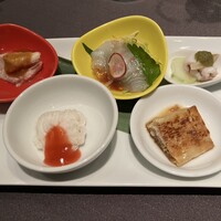 華都飯店 OsakaMetro本町ビル店 - 季節を彩る冷菜