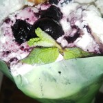 cafe nekoji - ブルーベリークレープ。