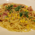 シチリアの朝市 - ベーコンとトウモロコシのペペロンチーノ