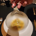 ガストロノミー ジョエル・ロブション - トウモロコシのスープ、下にフォアグラのムース