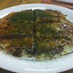 Okonomiyaki Tetsu Pan Yaki Kata Oka - シングル　500円　鉄板でいただきたかったのですが、この日はあいにく鉄板サイド満席
