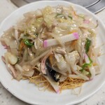 長崎 - 長崎皿うどん。硬めタイプの麺。