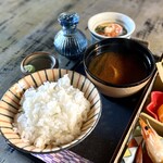 カフェ 閑居 - ご飯・味噌汁