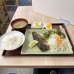 Yuasakou - 焼き魚定食(800円)
                鯖の塩焼き