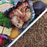 有限会社 九十九鶏本舗 - 完璧な布陣。あとはここにビールがあれば…！