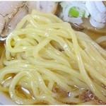 江戸豊 - 太めでむにゅっとした食感の麺。この麺がイイ。