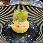 酒亭 田中 - お通し(シャインマスカットとイチジクの白和え)