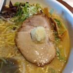 麺屋 はる吉 - チャーシューに生姜