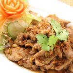 JASMINE THAI - 豚肉のガーリック炒め