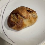 ブーランジェリー セイジアサクラ - バジルチキン　430円