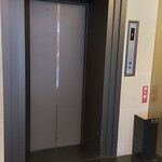 銀座すし嘉 - 1階エレベーター