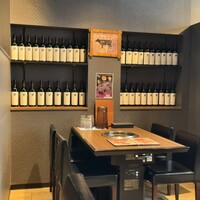 焼肉匠 勝善 - オーパスワンが並ぶ