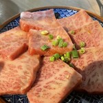 神保焼肉料理店 - 