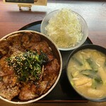 豚丼 じゅじゅ庵 - 