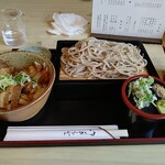 亀屋食堂 - おすすめ もり＋煮豚ミニ丼(900)