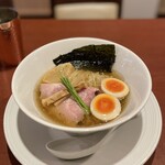 酒肴場 屯 - 山椒白醤油煮干し蕎麦（味玉入り）¥1000