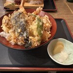 Hamayaki Kaisen Izakaya Daishousuisan - 【2023.8.25(金)】盛り沢山天丼（並盛）1,250円