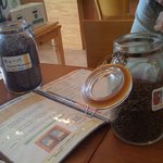 コスモスコーヒー - 豆の香りを確認！