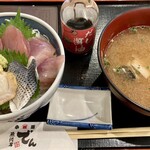 小田原魚河岸でん - 小田原地魚丼　漁師汁