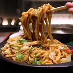 Ee yan - 釜揚げ麺 ソース焼きそば(1,000円)
                      麺大盛り(+200円)
                      俵おにぎり3個･お味噌汁付き