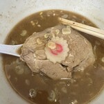 庵悟 - 最後まで沈めておいたチャーシュー♪ナルトも残ってたよ。