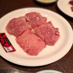 焼肉べこ六 - ◎生タン塩\1,180厚みもシッカリしていて旨味も十分です(^^♪