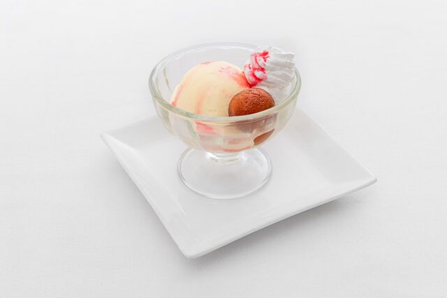 ジルジル・グラブ (当店オリジナル、インド風パフェ)