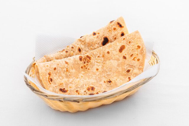 チャパティ (2枚)またはタンドゥーリ・ローティ (2枚)