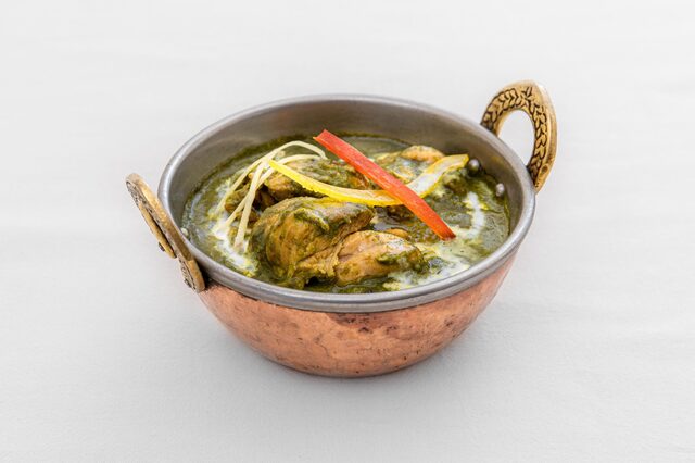 サッグチキン(チキンとほうれん草のカレー)