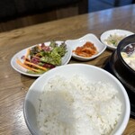 炭火焼肉・韓国料理 KollaBo - ご飯は硬めの炊き加減