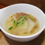 キッチン ブルー グローブ - キャベツスープのアップ