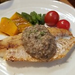 キッチン ブルー グローブ - ひめ鯛ポワレのアップ