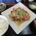 となりの食堂 - ユーリンチー定食　900円　ご飯少なめ