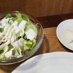 キッチン ブルー グローブ - サラダ、お新香のアップ